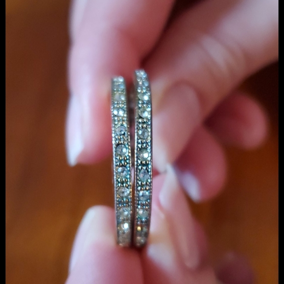 Costume stone encrusted earrings - Picture 5 of 7